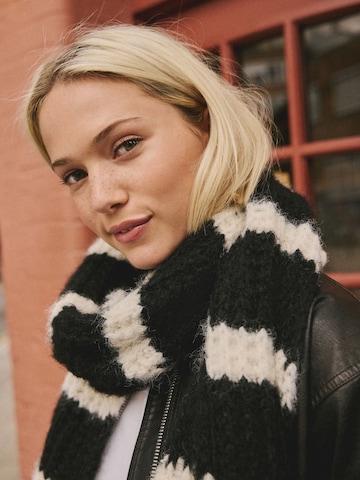 Next Šál - Čierna