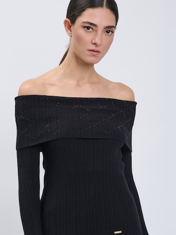 Influencer Pullover in Schwarz