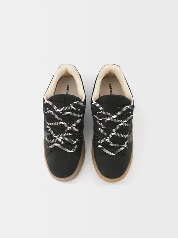 Baskets basses Bershka en noir
