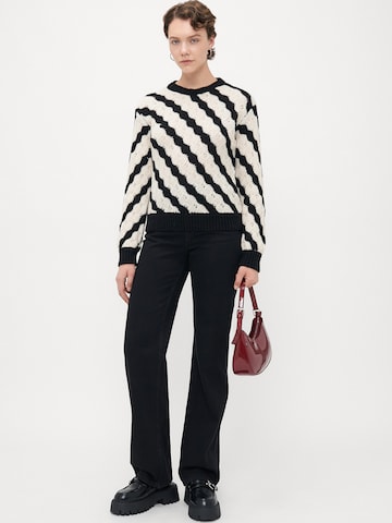 Vero Moda Tall Sweter 'VMBUBLY' w kolorze czarny