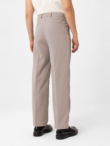 Regular Pantalon à plis 'Rubras' Antioch en beige