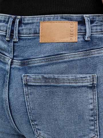 PIECES Slimfit Jeans 'Lili' in Blau