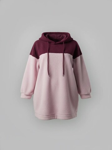 Shape Of You Sweatshirt in Pink: front