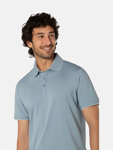 BENVENUTO Polo 'ALFREDO', Model ist 186 cm groß und trägt Größe M in Blau