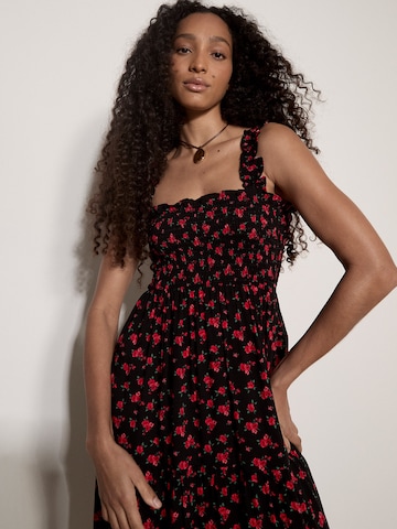 Robe ' ' Apricot en noir