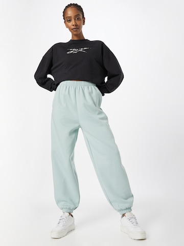 Tapered Pantaloni sport de la Reebok pe verde