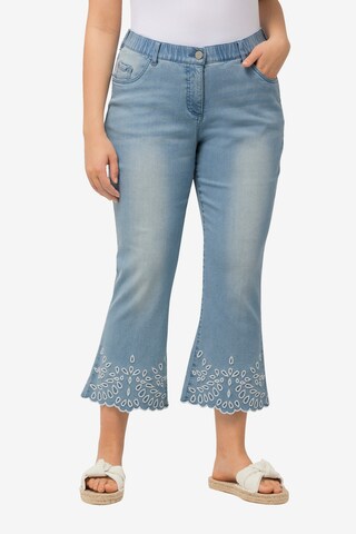 Ulla Popken Bootcut Jeans in Blauw: voorkant