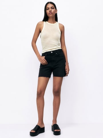 Pull&Bear Regular Shorts in Schwarz: predná strana