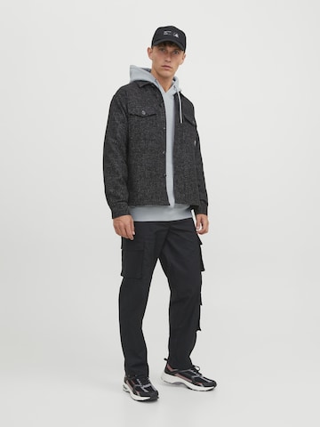 JACK & JONES Sweatshirt i grå
