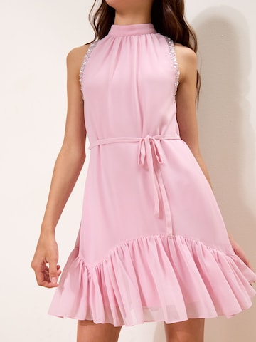 Robe Lipsy en rose