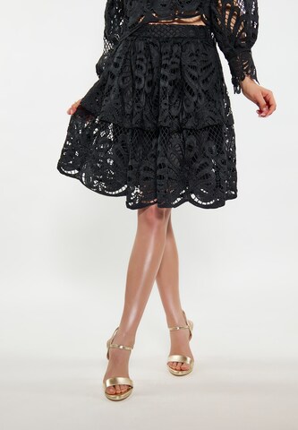 faina Skirt in Black: front