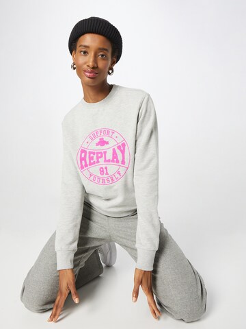 REPLAY Sweatshirt in Grijs: voorkant