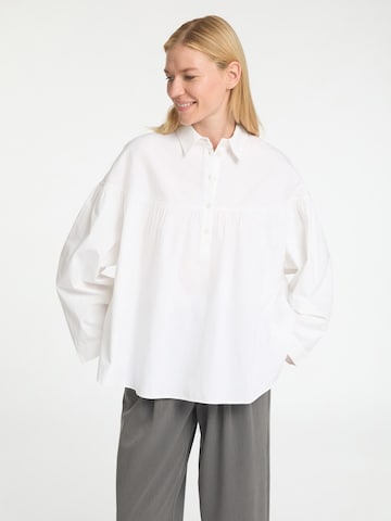 SELECTED - Blusa en blanco