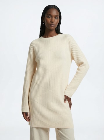 The Base Theory Strikkjole i hvid: forside