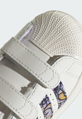 ADIDAS ORIGINALS Кроссовки 'Liberty London Superstar II' в Белый