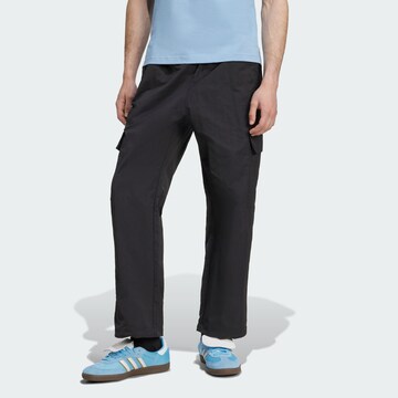 ADIDAS ORIGINALS Loosefit Παντελόνι cargo 'Adicolor Classics' σε μαύρο: μπροστά