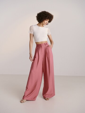 Guido Maria Kretschmer Women Wide leg Pleat-front trousers 'Finja' in Pink