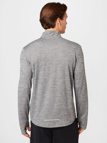 T-Shirt fonctionnel 'Pacer' NIKE en gris