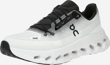 Sneaker bassa 'Cloudtilt' di On in nero: frontale