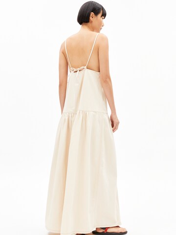 Robe ARMEDANGELS en beige