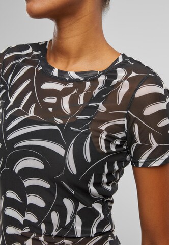 Urban Classics Shirt in Black