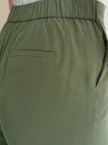 TATUUM Wide leg Trousers in Green