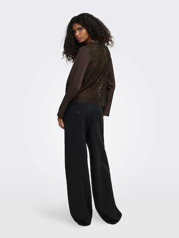 ONLY Top 'LANIA' in Bruin
