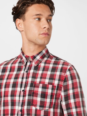 GUESS Regular fit Button Up Shirt in Red