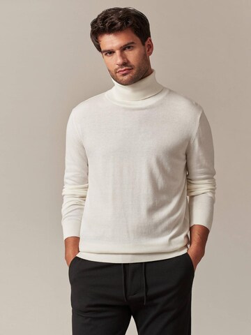 Pull-over Deeluxe en blanc : devant
