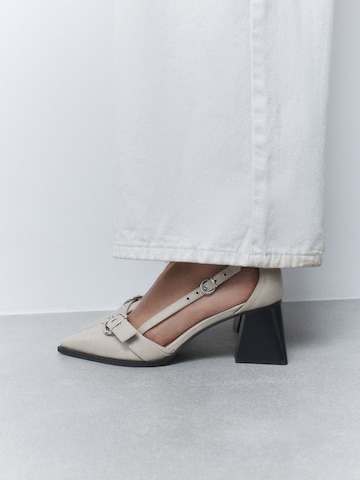 Décolleté di Next in beige