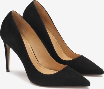 Kazar Pumps in Black