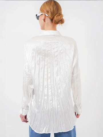 Bigdart - Blusa em branco