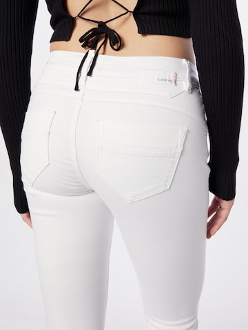 Gang Slimfit Spodnie 'NELE' w kolorze biały