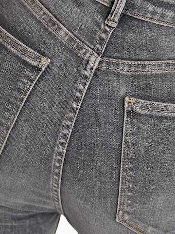 Bershka Skinny Jeans in Grau