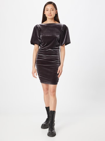 Rochie de la SCOTCH & SODA pe negru: față