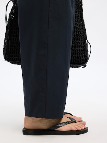 SELECTED FEMME Loosefit Nadrág 'SLFJUMA' - fekete