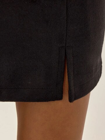 Hiccup Skirt in Black