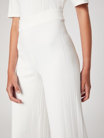 Wide Leg Pantalon ABOUT YOU x MOGLI en blanc