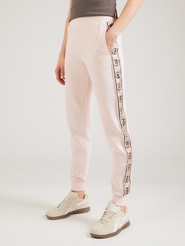 GUESS - Tapered Pantalón deportivo 'BRITNEY' en rosa: frente