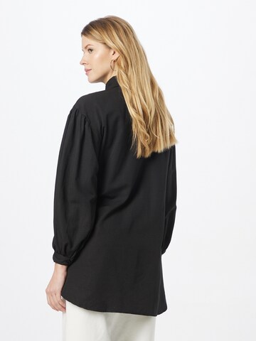 Trendyol - Blusa en negro