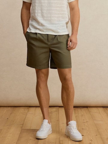 DAN FOX APPAREL Regular Laskoshousut 'Hermann' värissä vihreä: etupuoli