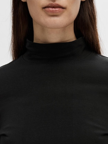 SELECTED FEMME Тениска 'CORA' в черно