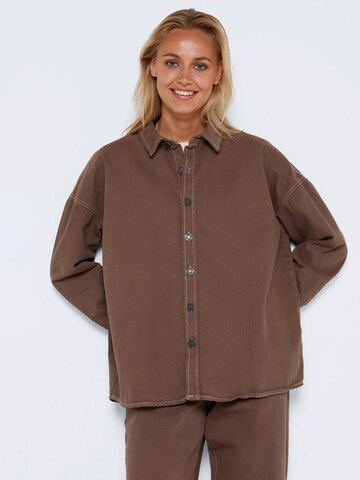 Noisy may Blouse 'Matilda' in Bruin: voorkant