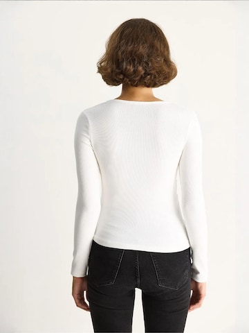 Maglietta di Bianco Lucci in bianco