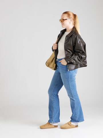évasé Jean 'FLASH' Vero Moda Curve en bleu