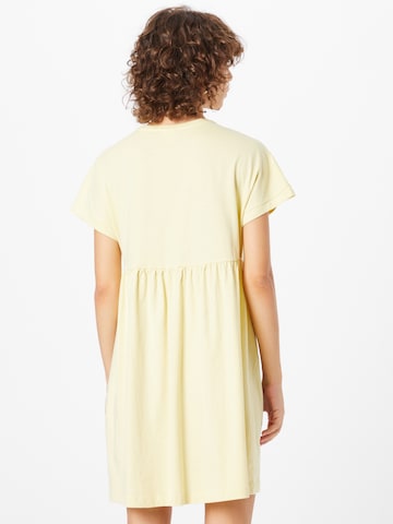 Urban Classics - Vestido 'Empire Valance' en amarillo