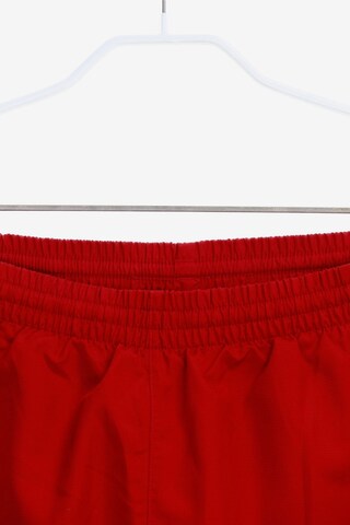 UMBRO Shorts in 34 in Red