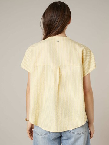 Deeluxe Blouse 'Daniela' in Geel