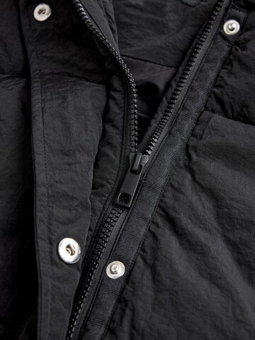 Next Vest in Black
