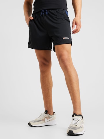 NIKEregular Sportske hlače 'TRACK CLUB' - crna boja: prednji dio